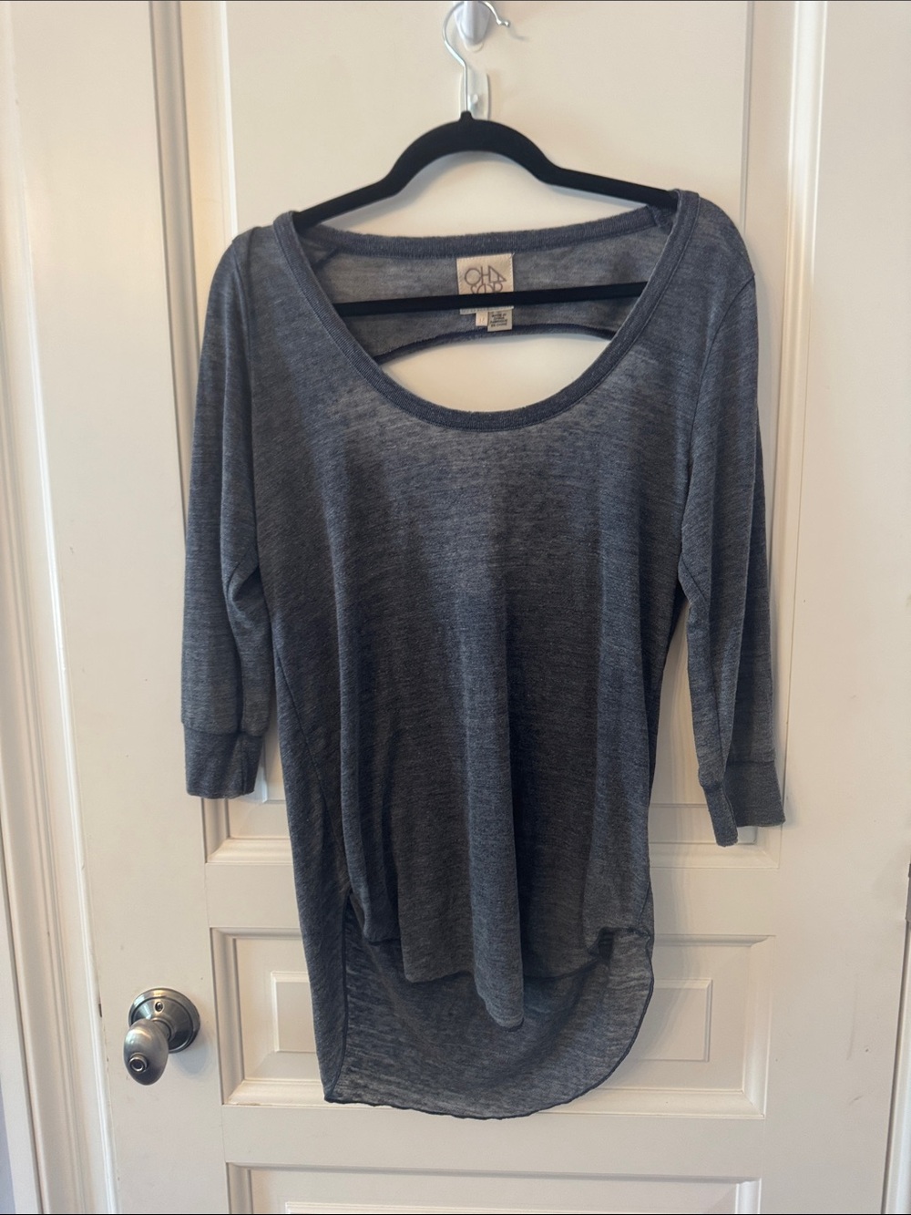 Chaser Relaxed Scoop-Neck Tunic Top in Heather Gray